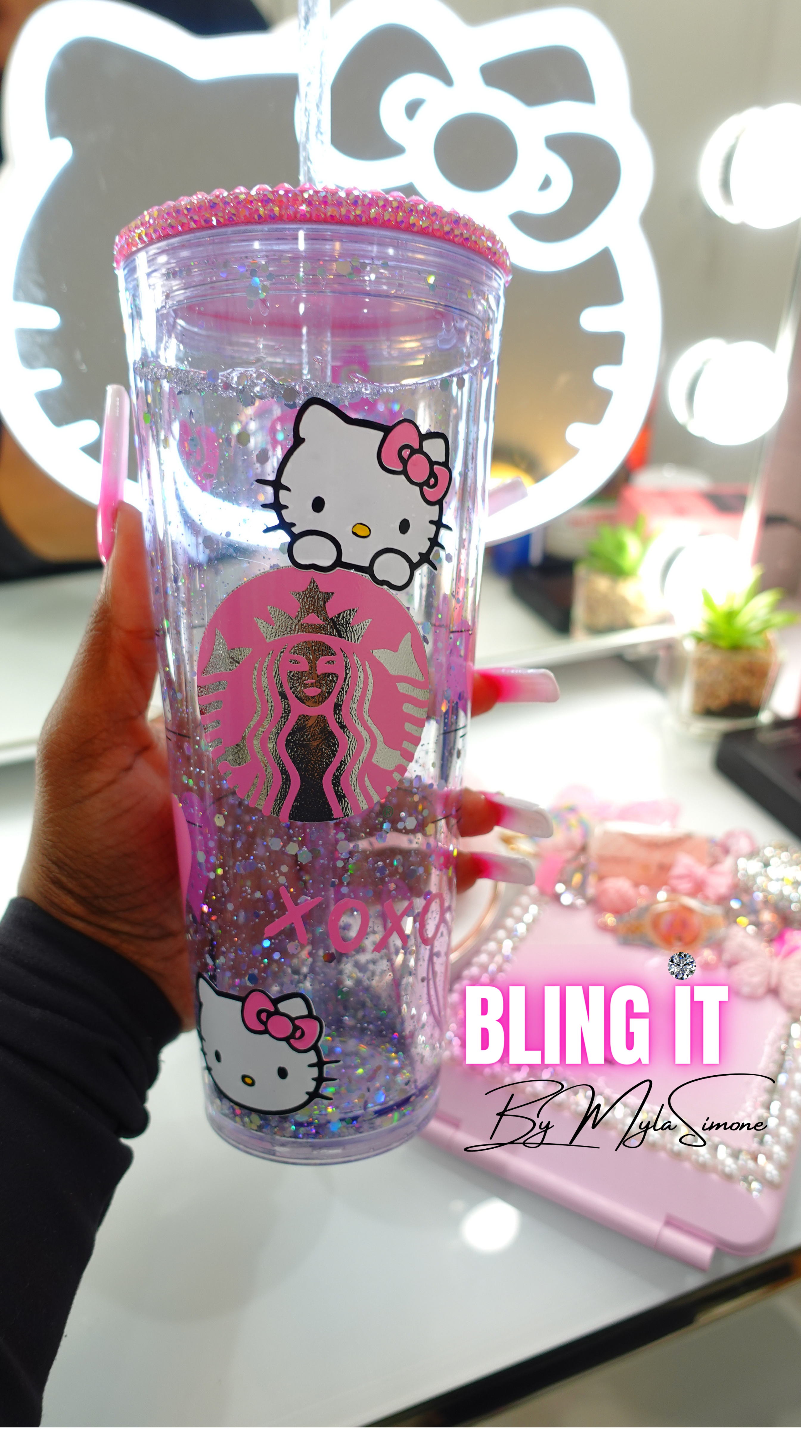 Hello Kitty - Snow Globe Glitter Flow Cup – The Blushing Boston